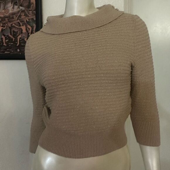 ST.JOHN Elegant Tan Sweater with Pearl Accents - Picture 3 of 10